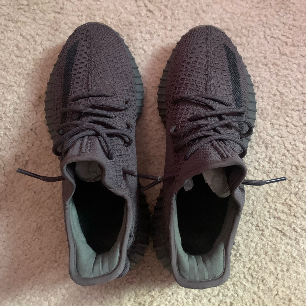 Yeezy 350 V2